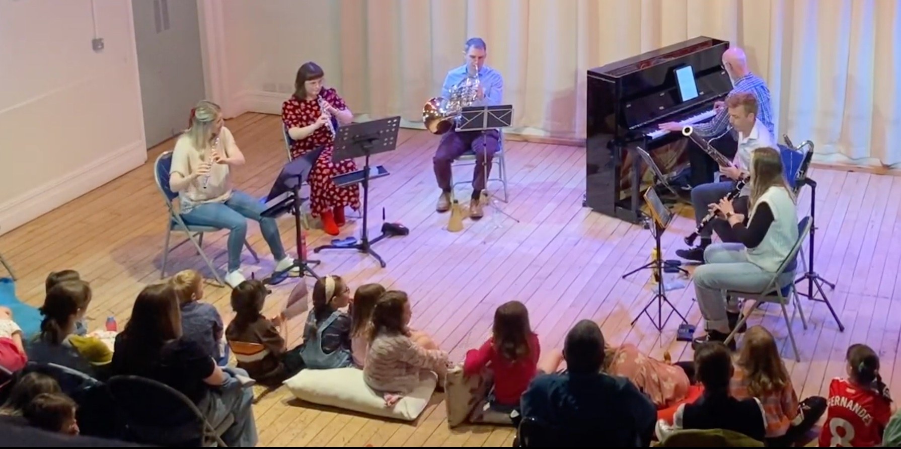 NW5 performing for children